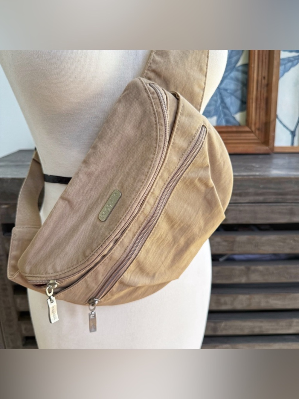 Baggallini Anti-Theft Belt Bag Khaki Water Resistant Crossbody EUC